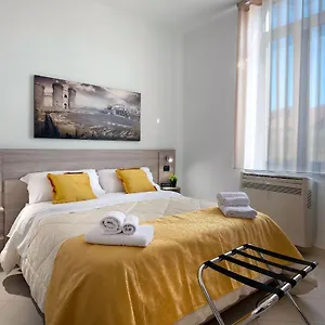 La Preziosa Duomo Apartment Neapel